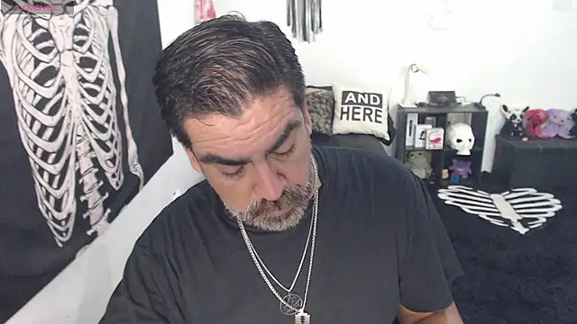 soyelcarlitos  online show from June 2026 05:36:02 PM
