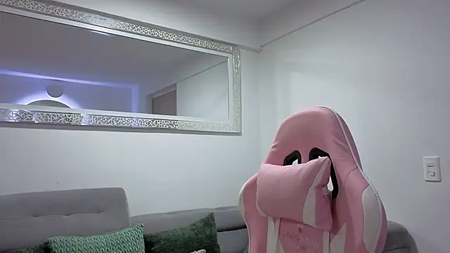 Snapshot of nelumbonucifera chatting on November 2025 12:55:02 AM nelumbonucifera online show from November 2025 12:55:02 AM