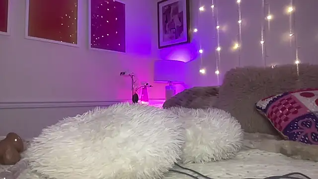 Snapshot of Fitnessbabe69 chatting on May 2026 07:02:02 AM Fitnessbabe69 online show from May 2026 07:02:02 AM